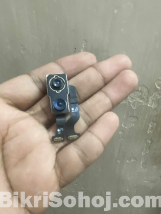 iphone 11 camera and body